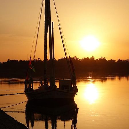 Jj Jamaica Felucca Hotel Aswan Luaran gambar