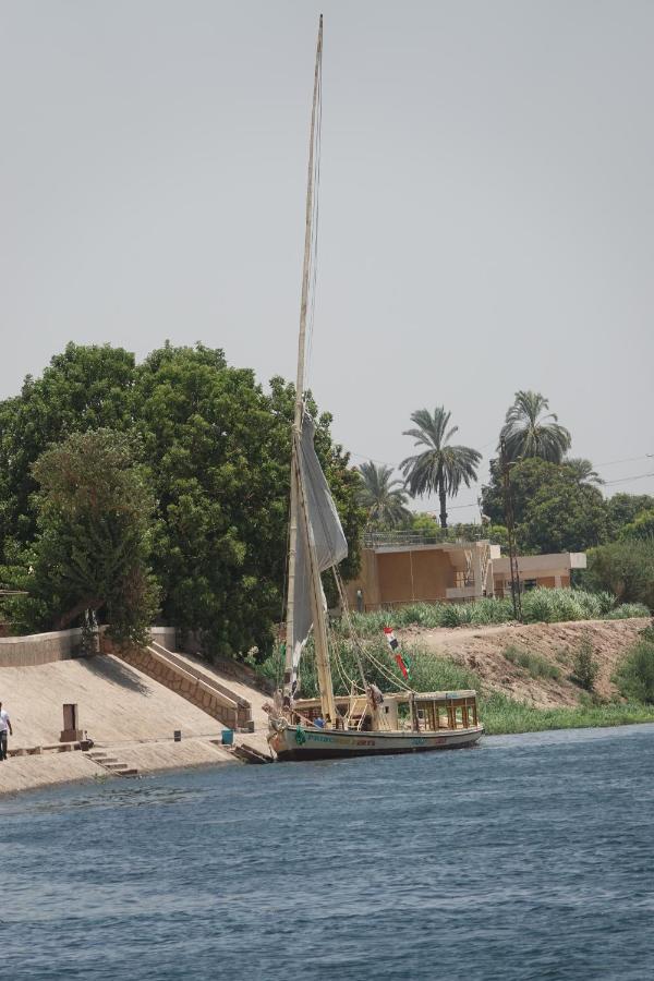 Jj Jamaica Felucca Hotel Aswan Luaran gambar